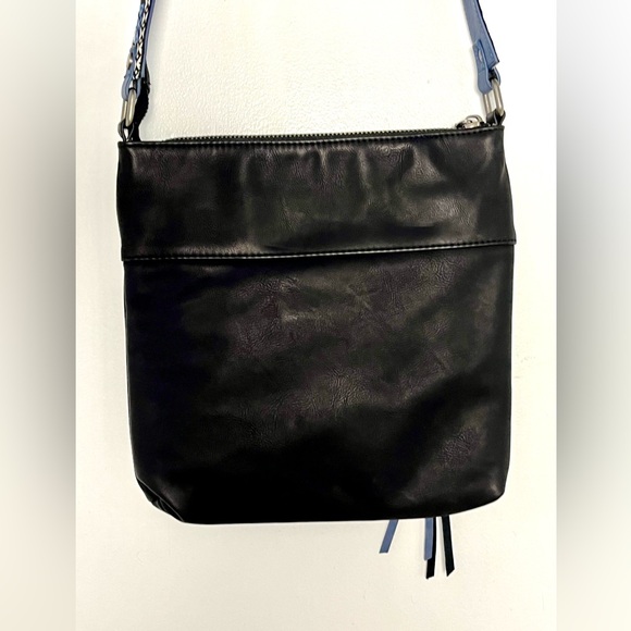 NWOT Steve Madden Black, Blue, and Cream Crossbody Bag - Picture 4 of 13